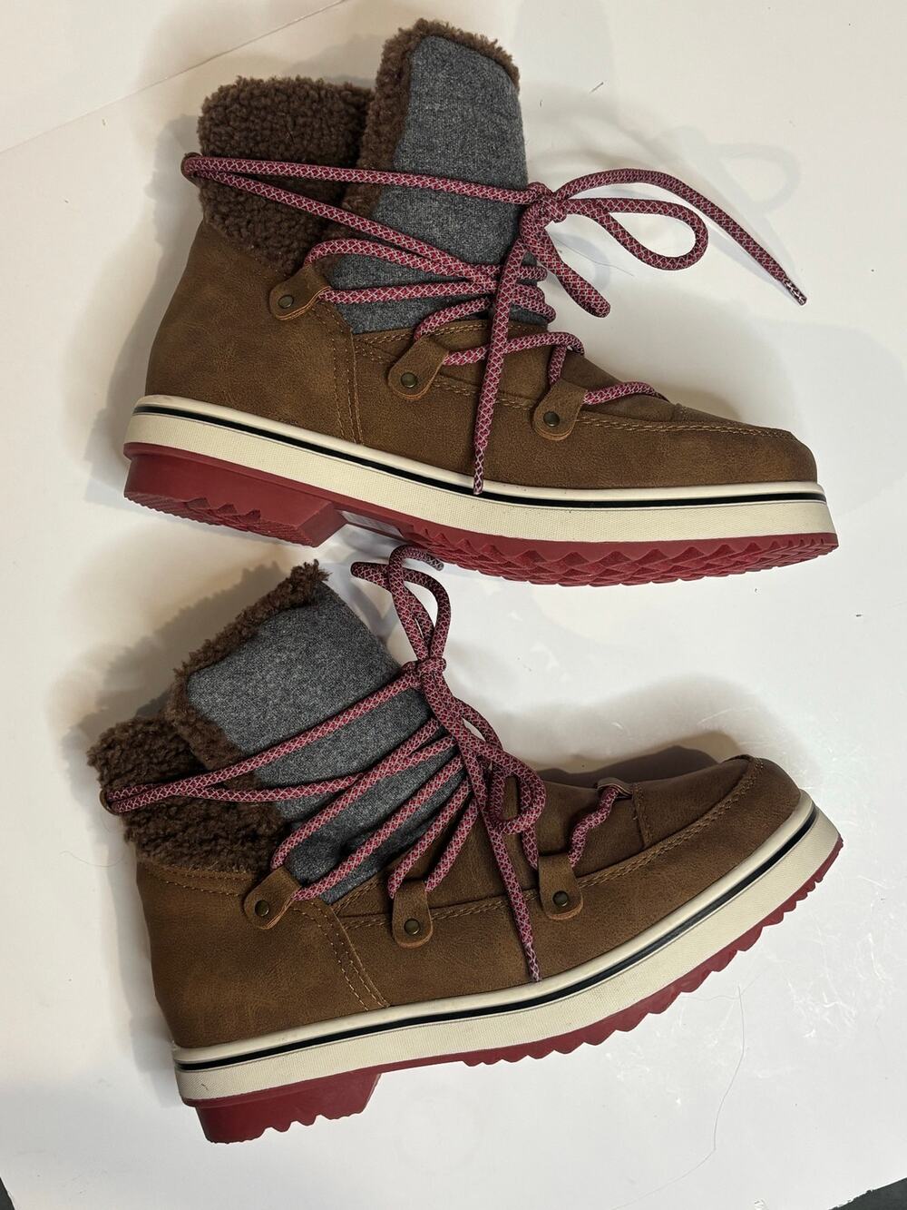 NWT Maurices Women’s Brown Faux Fur Lined Lace-Up Winter Boots